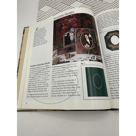 In The Nick of Time Last Minute Decorating, Gift Giving, & Entertaining Book VTG - Picture 4 of 8